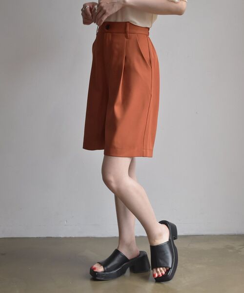 RETRO GIRL（レトロガール）の「タックショートPT（その他パンツ・レディース・ブラック/オレンジ/ナチュラル・FREE）」の4枚目の写真