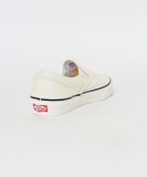 VANS(バンズ)の「VANS CLASSIC SLIP-ON 98 DX(スリッポン・メンズ・ホワイト・26/27/28)」の4枚目の写真