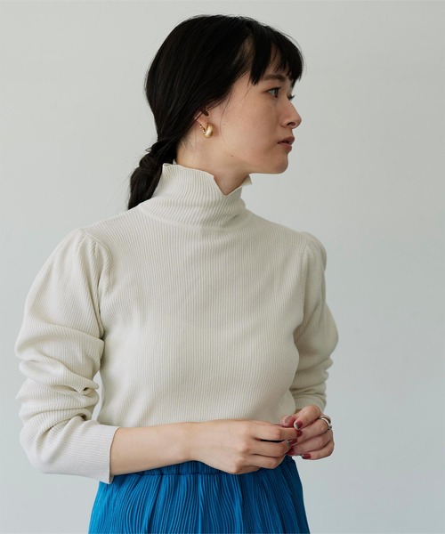 miette(ミエット)の「パワーショルダーハイネックニット(ニット/セーター・レディース・レッド/アイボリー/ブラック・FREE)」の15枚目の写真