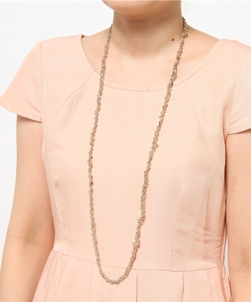 BEAUTY&YOUTH UNITED ARROWS（ビューティーアンドユースユナイテッドアローズ）の「BYTFN ビジュー ヒネリチェーン ロングネックレス ◆（ネックレス・レディース・ゴールド・フリー）」の2枚目の写真