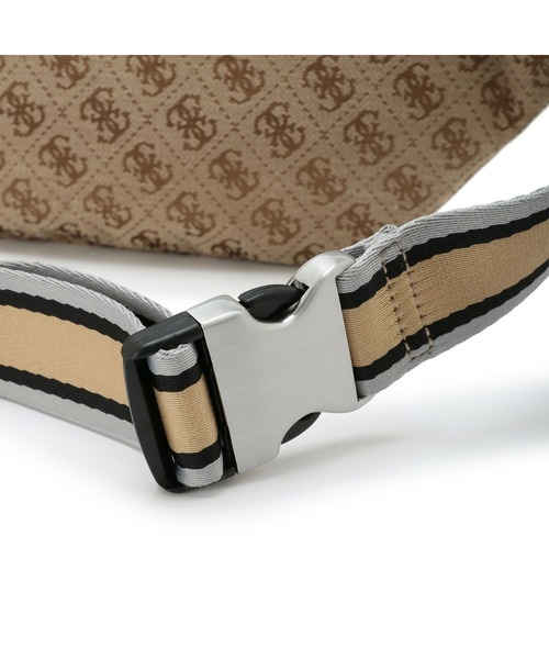 Guess（ゲス）の「STRAVE  Bum Bag（ボディバッグ/ウエストポーチ・メンズ・ライトベージュ/ブラック/グレー・ONE SIZE）」の4枚目の写真