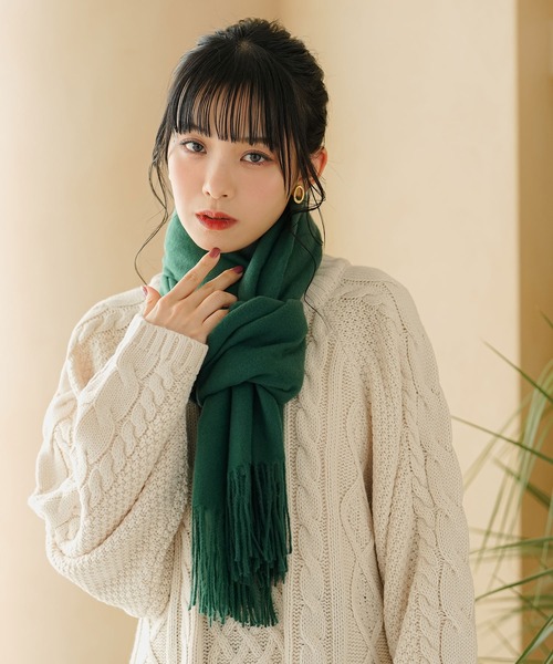 Newlyme(ニューリーミー)の「カラバリ大判無地ストール(マフラー・レディース・ブルー/モカ/オレンジ/グリーン/ピンク/グレー/マスタード/ブラック/アイボリー/ベージュ/ラベンダー/レッド/グレイッシュブルー・FREE)」の6枚目の写真