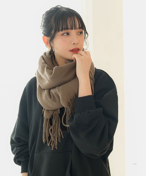 Newlyme(ニューリーミー)の「カラバリ大判無地ストール(マフラー・レディース・ブルー/モカ/オレンジ/グリーン/ピンク/グレー/マスタード/ブラック/アイボリー/ベージュ/ラベンダー/レッド/グレイッシュブルー・FREE)」の19枚目の写真