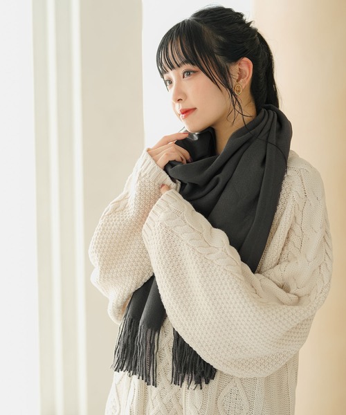 Newlyme(ニューリーミー)の「カラバリ大判無地ストール(マフラー・レディース・ブルー/モカ/オレンジ/グリーン/ピンク/グレー/マスタード/ブラック/アイボリー/ベージュ/ラベンダー/レッド/グレイッシュブルー・FREE)」の20枚目の写真