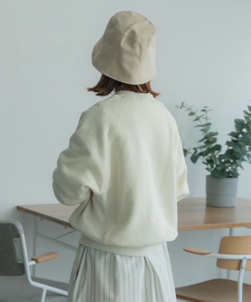 FORK&SPOON（フォークアンドスプーン）の「FORK&SPOON　ラグランクルーネックスウェット（スウェット・レディース・グリーン系その他/アイボリー/グレー・1）」の6枚目の写真