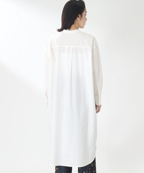 THE SHOP TK （ザ ショップ ティーケー ）の「◆【首まわりスッキリ/着回し出来る】バンドカラーシャツワンピース（ワンピース・レディース・ベージュ/ネイビー系2/ホワイト系・99）」の7枚目の写真