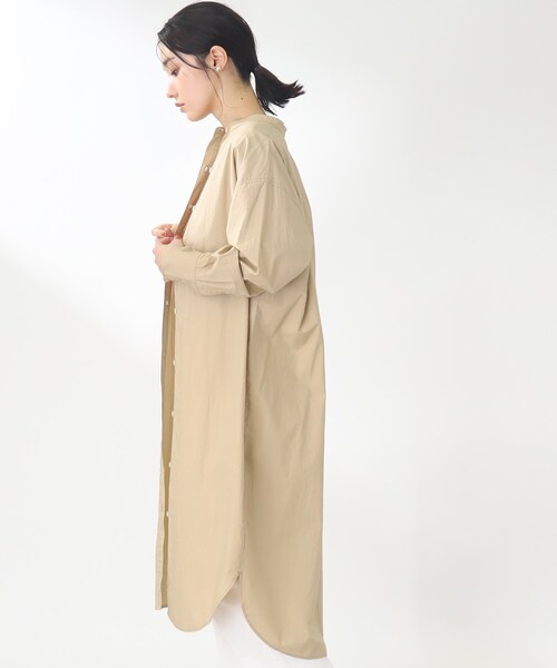 THE SHOP TK （ザ ショップ ティーケー ）の「◆【首まわりスッキリ/着回し出来る】バンドカラーシャツワンピース（ワンピース・レディース・ベージュ/ネイビー系2/ホワイト系・99）」の13枚目の写真