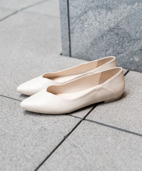 LEPSIM(レプシィム)の「キレイめフラットパンプス 176606(パンプス・レディース・ブラック/アイボリー・MEDIUM/LARGE)」の10枚目の写真