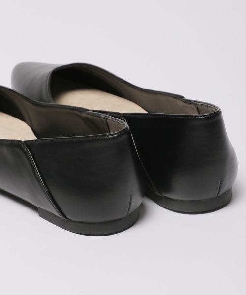 LEPSIM(レプシィム)の「キレイめフラットパンプス 176606(パンプス・レディース・ブラック/アイボリー・MEDIUM/LARGE)」の5枚目の写真