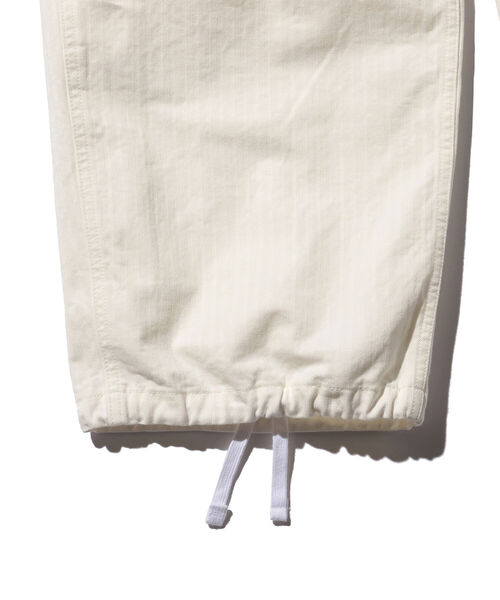 BEAMS PLUS（ビームスプラス）の「BEAMS PLUS / ヘリンボーン ミリタリーオーバーオール（サロペット/オーバーオール・メンズ・カーキ/ホワイト/インディゴブルー・SMALL/MEDIUM/LARGE/X-LARGE）」の10枚目の写真