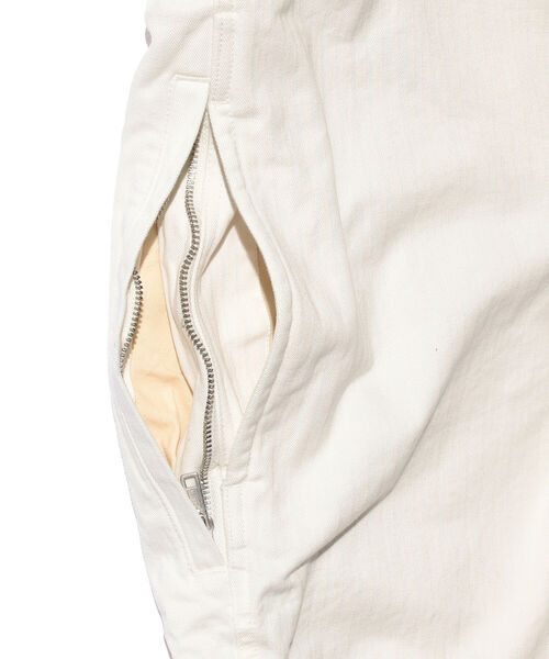 BEAMS PLUS（ビームスプラス）の「BEAMS PLUS / ヘリンボーン ミリタリーオーバーオール（サロペット/オーバーオール・メンズ・カーキ/ホワイト/インディゴブルー・SMALL/MEDIUM/LARGE/X-LARGE）」の13枚目の写真