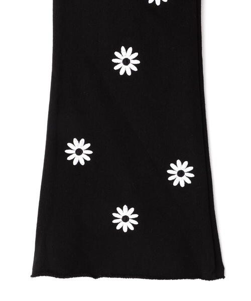 Chica（チカ）の「chica/チカ/デイジースウェットフレアパンツ（スウェットパンツ・レディース・ブラック/グレー・1/2）」の9枚目の写真