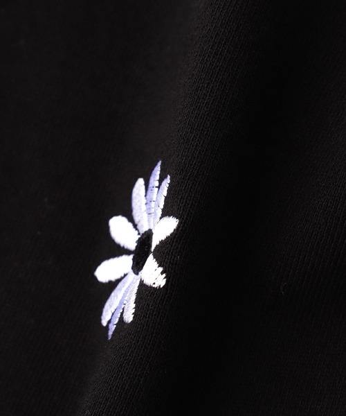 Chica（チカ）の「chica/チカ/デイジースウェットフレアパンツ（スウェットパンツ・レディース・ブラック/グレー・1/2）」の10枚目の写真