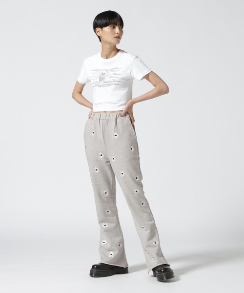 Chica（チカ）の「chica/チカ/デイジースウェットフレアパンツ（スウェットパンツ・レディース・ブラック/グレー・1/2）」の12枚目の写真