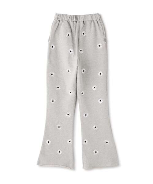 Chica（チカ）の「chica/チカ/デイジースウェットフレアパンツ（スウェットパンツ・レディース・ブラック/グレー・1/2）」の15枚目の写真