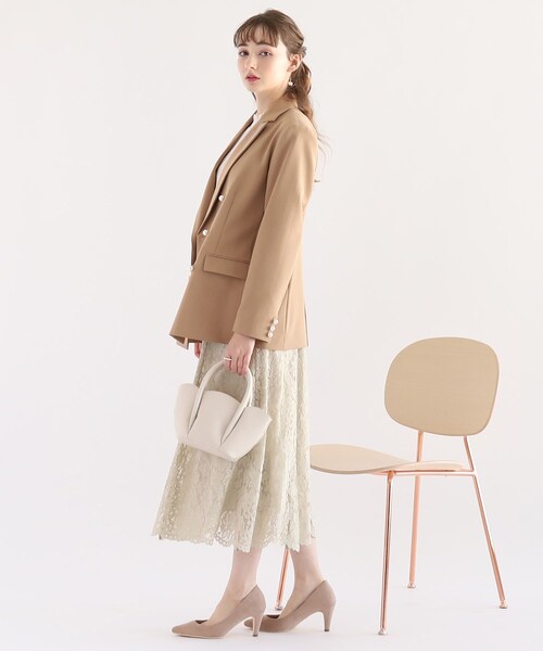 couture brooch(クチュールブローチ)の「◆【フェイクパールボタンが華やかさを添える。】ダブルブレストジャケット(テーラードジャケット・レディース・ネイビー/サンドベージュ・38/40/42)」の5枚目の写真