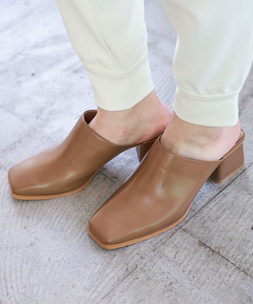 LEPSIM(レプシィム)の「スクエアヒールミュール 181282(サンダル・レディース・ブラウン/ブラック/アイボリー・MEDIUM/LARGE)」の3枚目の写真