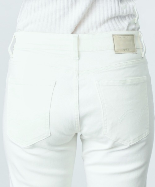 EDWIN(エドウィン)の「essentials ストレッチフレアデニムパンツ(デニムパンツ・レディース・ブルー/ホワイト/ライトインディゴブルー/ブルー系その他/ブラック系その他/ダークインディゴブルー・SMALL/X-SMALL/MEDIUM/LARGE)」の14枚目の写真