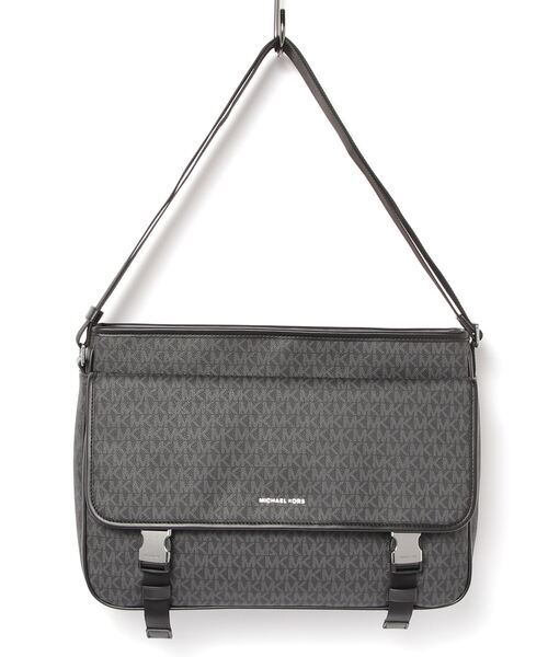 MICHAEL KORS(マイケルコース)の「COOPER UTILITY FLAP MSGR クロスボディ(メッセンジャーバッグ・メンズ・ブラック・FREE)」の2枚目の写真