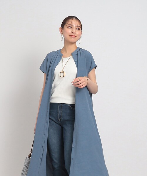 SHOO・LA・RUE（シューラルー）の「◆【接触冷感/イージーケア】前開きロングシャツ（シャツ/ブラウス・レディース・マスタード/カーキ/ブラック/ホワイト系/ライトベージュ/ブルー・00）」の5枚目の写真