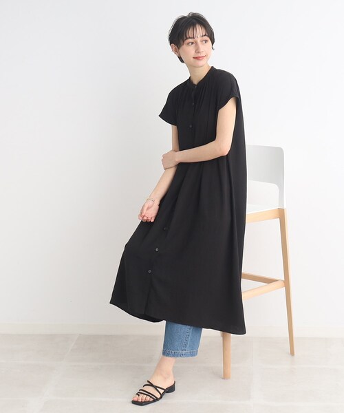 SHOO・LA・RUE（シューラルー）の「◆【接触冷感/イージーケア】前開きロングシャツ（シャツ/ブラウス・レディース・マスタード/カーキ/ブラック/ホワイト系/ライトベージュ/ブルー・00）」の2枚目の写真