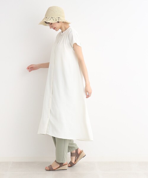 SHOO・LA・RUE（シューラルー）の「◆【接触冷感/イージーケア】前開きロングシャツ（シャツ/ブラウス・レディース・マスタード/カーキ/ブラック/ホワイト系/ライトベージュ/ブルー・00）」の11枚目の写真