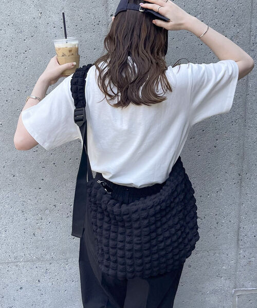 fredy emue（フレディエミュ）の「ポコポコジョーゼットメッセンジャーバッグ（ショルダーバッグ・レディース・ブラック/アイボリー・FREE）」の12枚目の写真