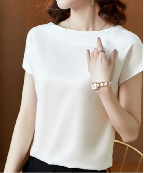 BLANC FICELLE（ブランフィセル）の「シルクタッチ　フレンチ　Tシャツ（Tシャツ/カットソー・レディース・アイボリー/ブラック/ベージュ/グリーン/ワイン/ブルー・L/M/XL）」の2枚目の写真