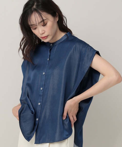 Elura(エルーラ)の「サラサラサマーデニムシャツ(シャツ/ブラウス・レディース・ライトブルー/ネイビー・MEDIUM/LARGE)」の2枚目の写真