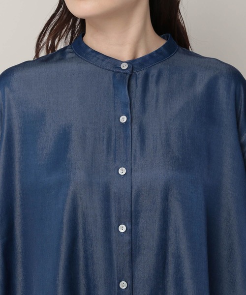Elura(エルーラ)の「サラサラサマーデニムシャツ(シャツ/ブラウス・レディース・ライトブルー/ネイビー・MEDIUM/LARGE)」の15枚目の写真