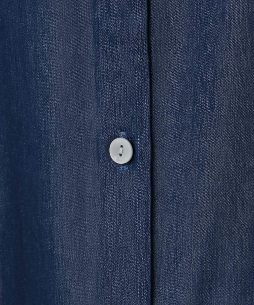 Elura(エルーラ)の「サラサラサマーデニムシャツ(シャツ/ブラウス・レディース・ライトブルー/ネイビー・MEDIUM/LARGE)」の18枚目の写真