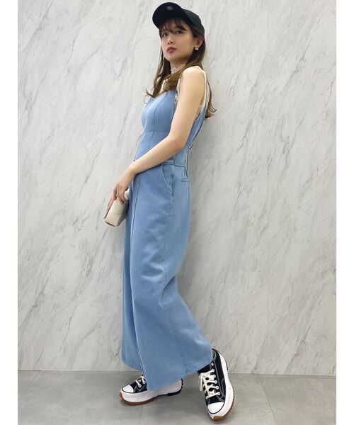 dazzlin(ダズリン)の「ハートネックデニムオールインワン(つなぎ/オールインワン・レディース・ライトブルー/ブラック・SMALL/MEDIUM)」の3枚目の写真