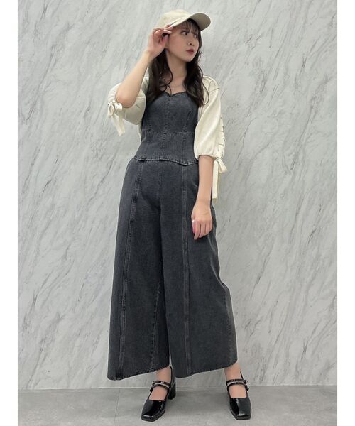 dazzlin(ダズリン)の「ハートネックデニムオールインワン(つなぎ/オールインワン・レディース・ライトブルー/ブラック・SMALL/MEDIUM)」の13枚目の写真