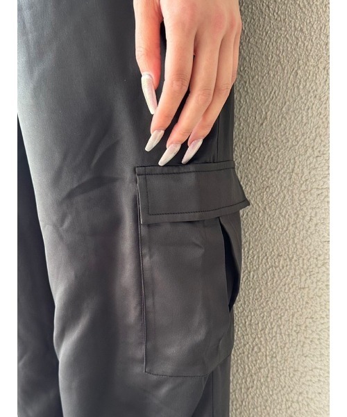 EGOIST（エゴイスト）の「ベルト付サテンベアオールインワン（つなぎ/オールインワン・レディース・ブラック/カーキ・S/M）」の19枚目の写真