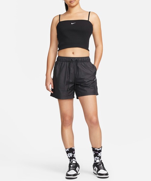 NIKE(ナイキ)の「NIKE WMNS NSW ESSENTIAL RIB CROP TOP DM6738-010(キャミソール・レディース・ブラック・SMALL/MEDIUM/LARGE)」の2枚目の写真