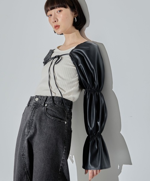 ELLEgirl(エルガール)の「ヴィーガンレザー付け袖ボレロ【ELLEgirl/エル ガール】(カーディガン/ボレロ・レディース・ブラック・FREE)」の10枚目の写真