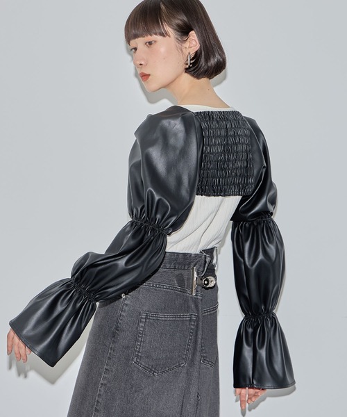 ELLEgirl(エルガール)の「ヴィーガンレザー付け袖ボレロ【ELLEgirl/エル ガール】(カーディガン/ボレロ・レディース・ブラック・FREE)」の13枚目の写真