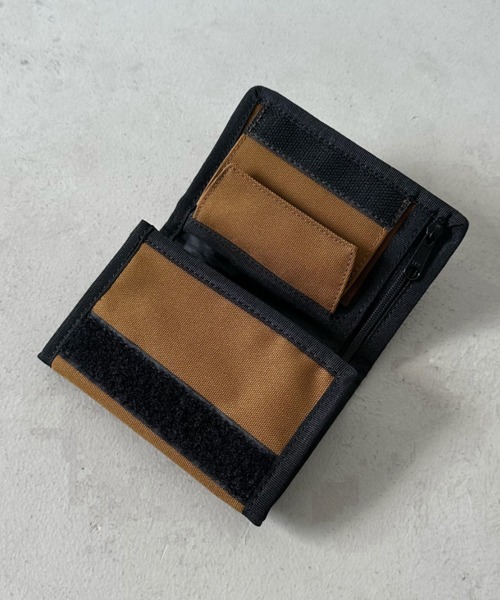 Carhartt WIP(カーハートダブリューアイピー)の「Carhartt WIP(カーハート ダブリューアイピー)/ミニウォレット ミニ財布 ベルクロ/ALEC WALLET(財布・メンズ・パープル/ブラウン/ブラック・FREE)」の11枚目の写真