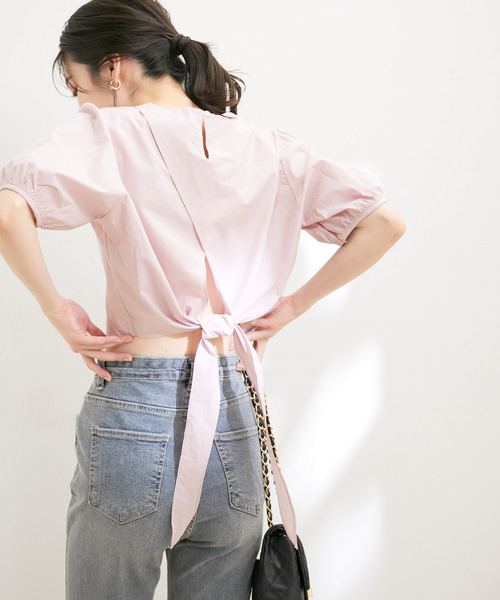 VIS（ビス）の「【WEB限定】【洗える】後ろリボンクルーネック短丈ブラウス（シャツ/ブラウス・レディース・ラベンダー/ホワイト系その他/ブラック・FREE）」の4枚目の写真