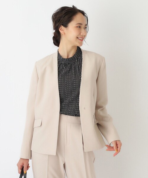 SHOO・LA・RUE(シューラルー)の「◆【S-3L/洗える/通勤】ダブルクロス Vネックジャケット【CIRCRIC】(ノーカラージャケット・レディース・ブルー系その他5/ベージュ系その他7/ブラック系3・05/03/02/04/01)」の4枚目の写真