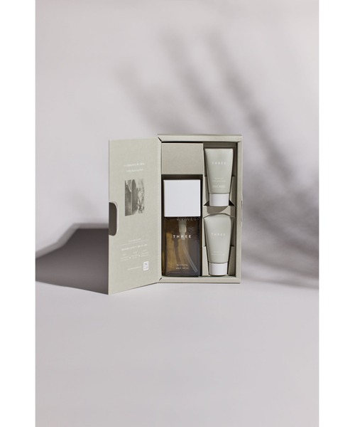 THREE（スリー）の「THREE バランシングステム ローション キット ＜数量限定＞（スキンケアキット/ギフトセット・メンズ・その他・FREE）」の3枚目の写真