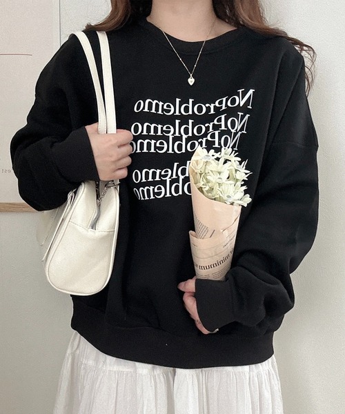 Chick（チック）の「レターロゴクルーネックスウェット（スウェット・レディース・ブラック/グレー・FREE）」の2枚目の写真