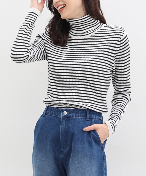 Honeys（ハニーズ）の「あったかリブ編タートルネックニット（ニット/セーター・レディース・ブラック/ホワイト×ブラック/アイボリー/ベージュ×ブラック/グリーン/ブルー系その他/ピンク/ベージュ/レッド・LL/S/L/M）」の3枚目の写真