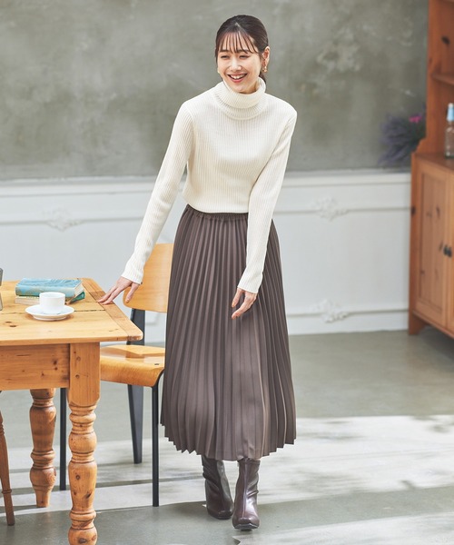 Honeys（ハニーズ）の「あったかリブ編タートルネックニット（ニット/セーター・レディース・ブラック/ホワイト×ブラック/アイボリー/ベージュ×ブラック/グリーン/ブルー系その他/ピンク/ベージュ/レッド・LL/S/L/M）」の10枚目の写真