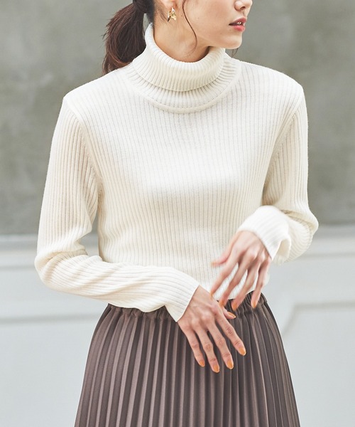 Honeys（ハニーズ）の「あったかリブ編タートルネックニット（ニット/セーター・レディース・ブラック/ホワイト×ブラック/アイボリー/ベージュ×ブラック/グリーン/ブルー系その他/ピンク/ベージュ/レッド・LL/S/L/M）」の12枚目の写真