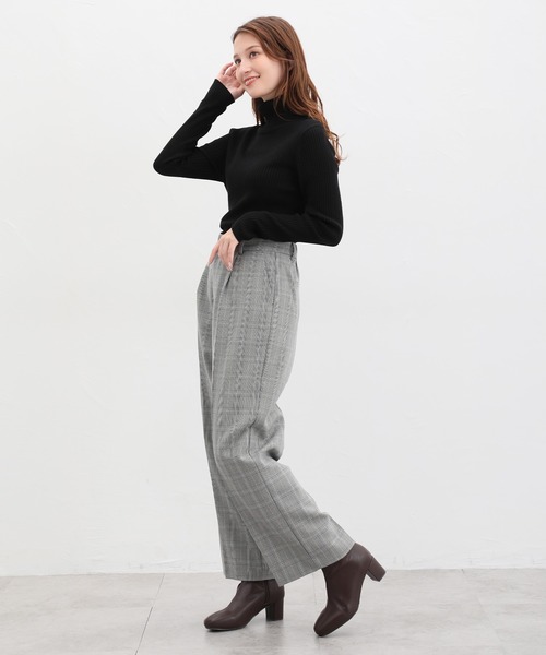 Honeys（ハニーズ）の「あったかリブ編タートルネックニット（ニット/セーター・レディース・ブラック/ホワイト×ブラック/アイボリー/ベージュ×ブラック/グリーン/ブルー系その他/ピンク/ベージュ/レッド・LL/S/L/M）」の13枚目の写真