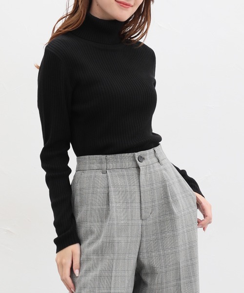 Honeys（ハニーズ）の「あったかリブ編タートルネックニット（ニット/セーター・レディース・ブラック/ホワイト×ブラック/アイボリー/ベージュ×ブラック/グリーン/ブルー系その他/ピンク/ベージュ/レッド・LL/S/L/M）」の14枚目の写真