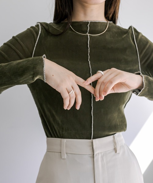 mystic（ミスティック）の「【4色展開】カットベロアプルオーバー（Tシャツ/カットソー・レディース・アイボリー/グレー/ブラック/オリーブ・FREE）」の4枚目の写真