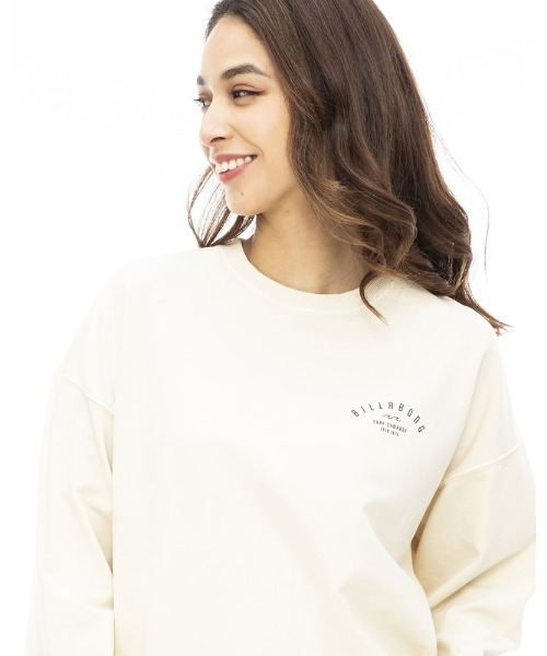 BILLABONG(ビラボン)の「BILLABONG レディース ARCH CLEAN LOGO LIGHT SWEAT CREW トレーナー 【2023年秋冬モデル】/ビラボンスウェットトレーナー(スウェット・レディース・スミクロ/オフホワイト/ブルー/オレンジ・MEDIUM/LARGE)」の5枚目の写真