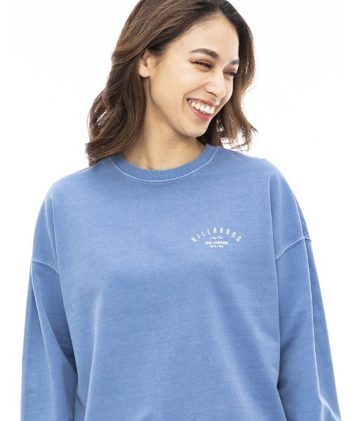 BILLABONG(ビラボン)の「BILLABONG レディース ARCH CLEAN LOGO LIGHT SWEAT CREW トレーナー 【2023年秋冬モデル】/ビラボンスウェットトレーナー(スウェット・レディース・スミクロ/オフホワイト/ブルー/オレンジ・MEDIUM/LARGE)」の19枚目の写真